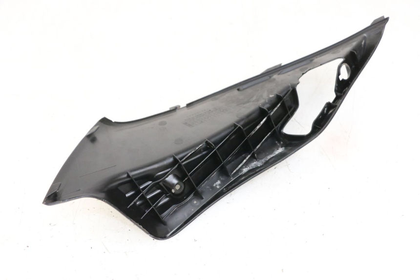 photo de RIGHT UNDERSEAT PANEL HONDA NHX LEAD 110 (2008 - 2010) - Component detail