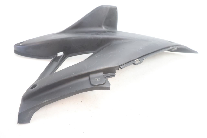 photo de RIGHT UNDERSEAT PANEL MBK NITRO 50 (2004 - 2008) - Fixing points details
