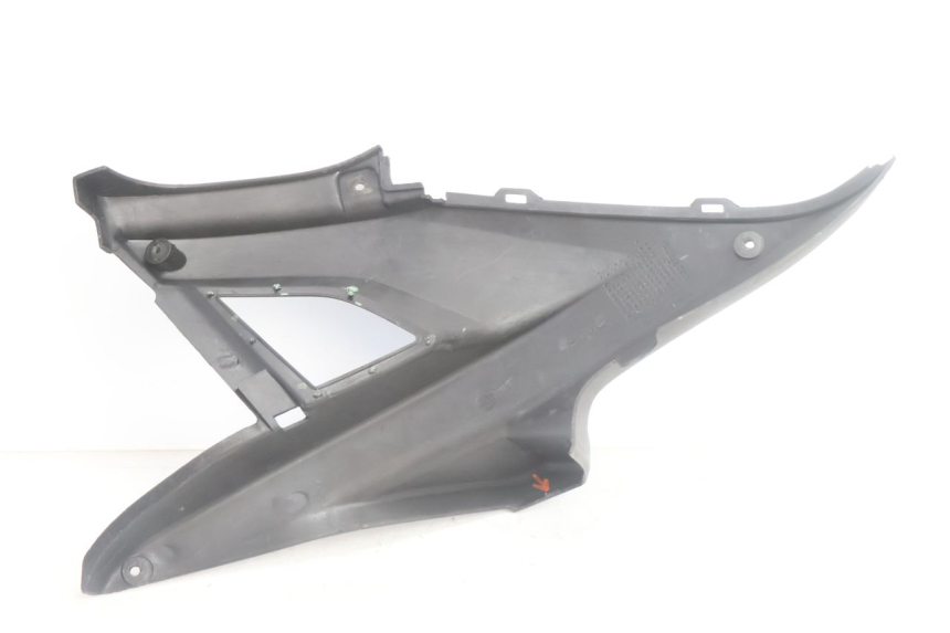 photo de RIGHT UNDERSEAT PANEL MBK NITRO 50 (2004 - 2008) - Surface and material condition