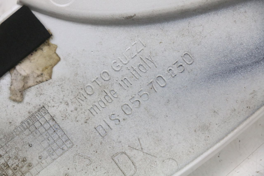 photo de RIGHT UNDERSEAT PANEL MOTO GUZZI NORGE 8V GT 1200 (2011 - 2016) - Fixing points details