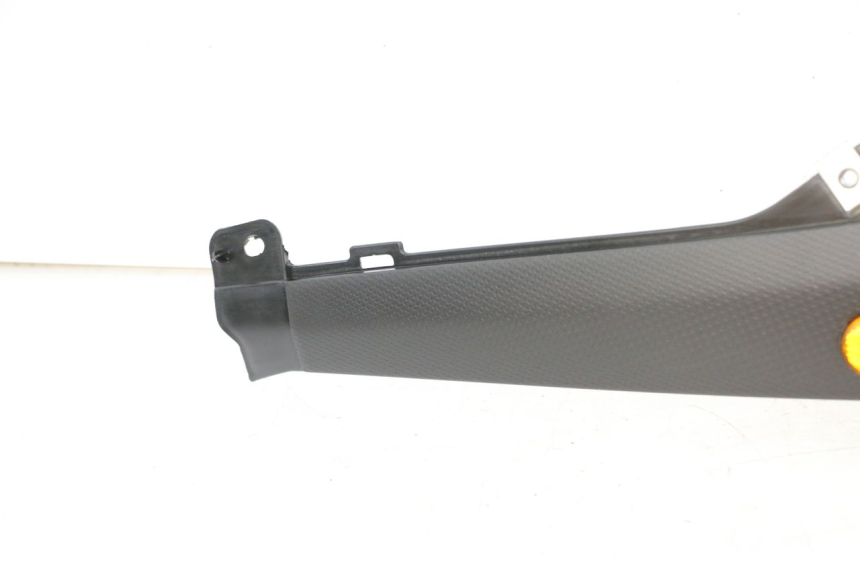 photo de RIGHT UNDERSEAT PANEL PIAGGIO NRG POWER PUREJET 50 (2018 - 2021) - Fixing points details