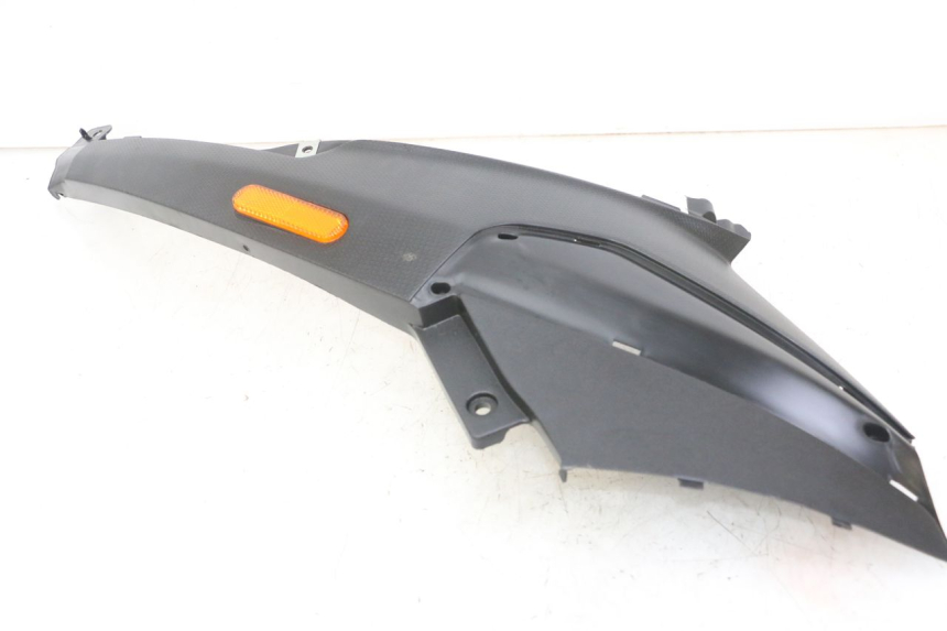 photo de RIGHT UNDERSEAT PANEL PIAGGIO NRG POWER PUREJET 50 (2018 - 2021) - Technical close-up