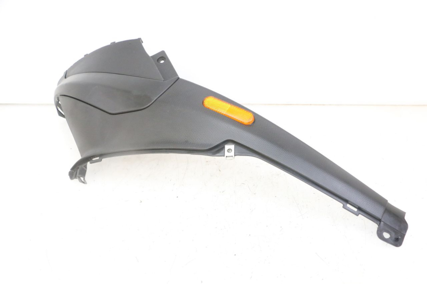 photo de RIGHT UNDERSEAT PANEL PIAGGIO NRG POWER PUREJET 50 (2018 - 2021) - Fixing points details