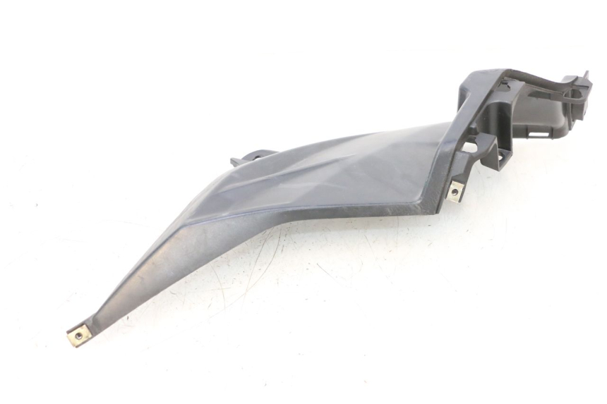 photo de RIGHT SIDE UNDER SEAT COVER SYM ORBIT III 3 4T 50 (2018 - 2021) - Technical close-up