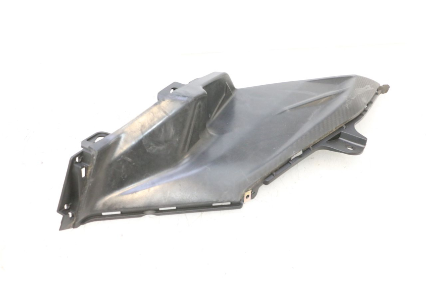 photo de RIGHT SIDE UNDER SEAT COVER SYM ORBIT III 3 4T 50 (2018 - 2021) - Fixing points details