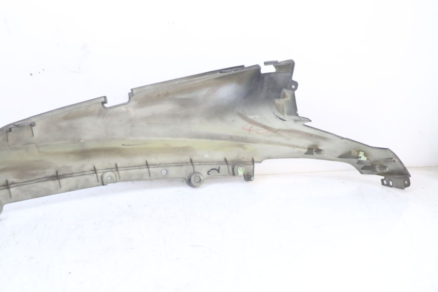 photo de RIGHT UNDERSEAT PANEL PEUGEOT DJANGO 125 (2014 - 2017) - Surface and material condition