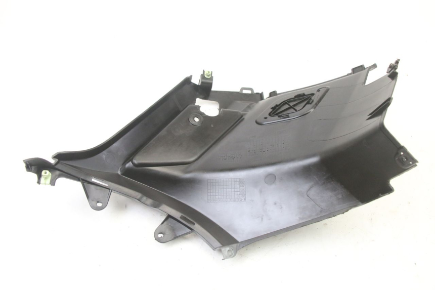 photo de RIGHT UNDERSEAT PANEL PEUGEOT STREETZONE I 2T 50 (2018 - 2020) - Alternative perspective