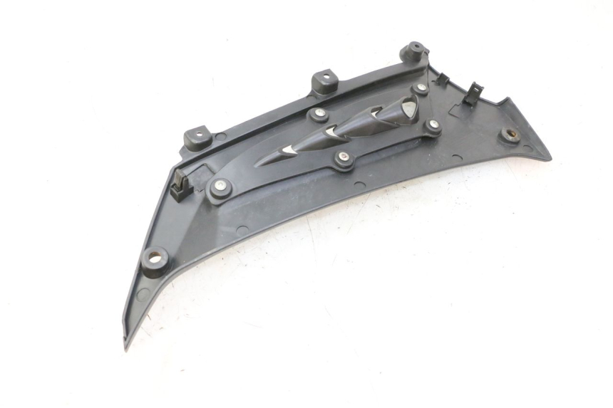 photo de RIGHT UNDERSEAT PANEL MAG POWER R-STREET 50 (2016 - 2025) - Technical close-up