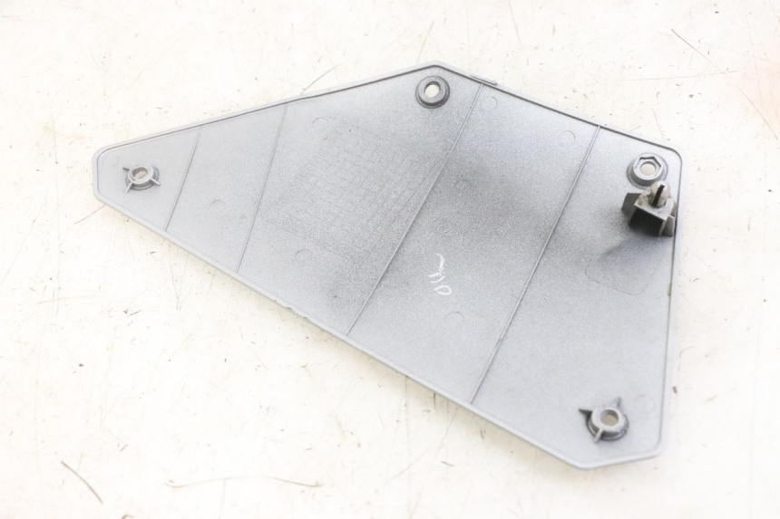 photo de RIGHT UNDERSEAT PANEL ROYAL ENFIELD HYMALAYAN 410 (2016 - 2023) - Component detail