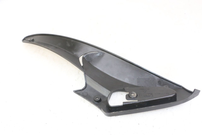 photo de RIGHT UNDERSEAT PANEL GILERA RUNNER SL 50 (2006 - 2009) - Zoom on usage condition