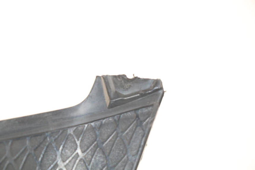 photo de RIGHT UNDERSEAT PANEL BMW S RR ABS S1000RR 1000 (2009 - 2011) - Zoom on usage condition