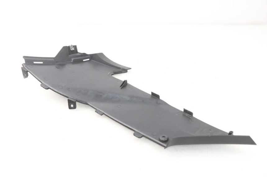 photo de RIGHT SIDE SEAT COVER DAELIM S2 FI 125 (2008 - 2017) - Zoom on usage condition