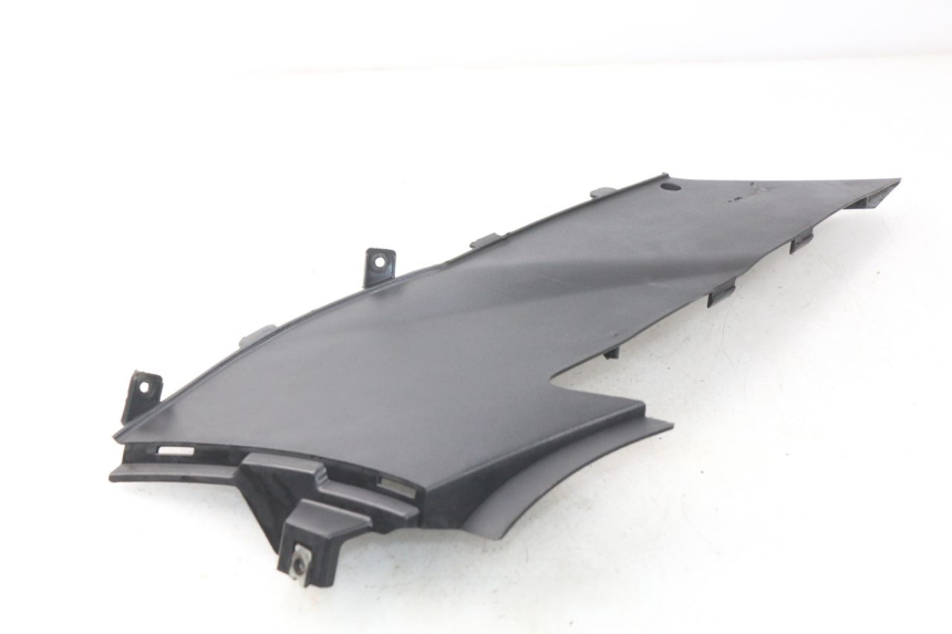 photo de RIGHT SIDE SEAT COVER DAELIM S2 FI 125 (2008 - 2017) - Alternative perspective