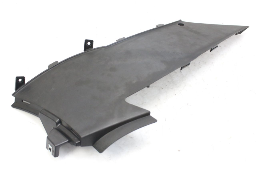 photo de RIGHT SIDE SEAT COVER DAELIM S2 FI 125 (2008 - 2017) - Fixing points details