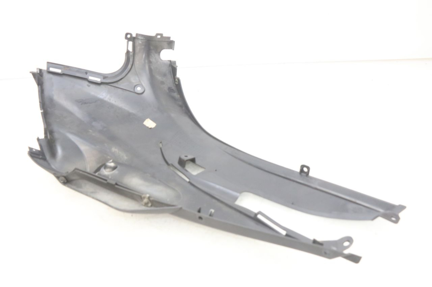 photo de RIGHT SIDE SEAT COVER SUZUKI SIXTEEN 125 (2008 - 2010) - Component detail