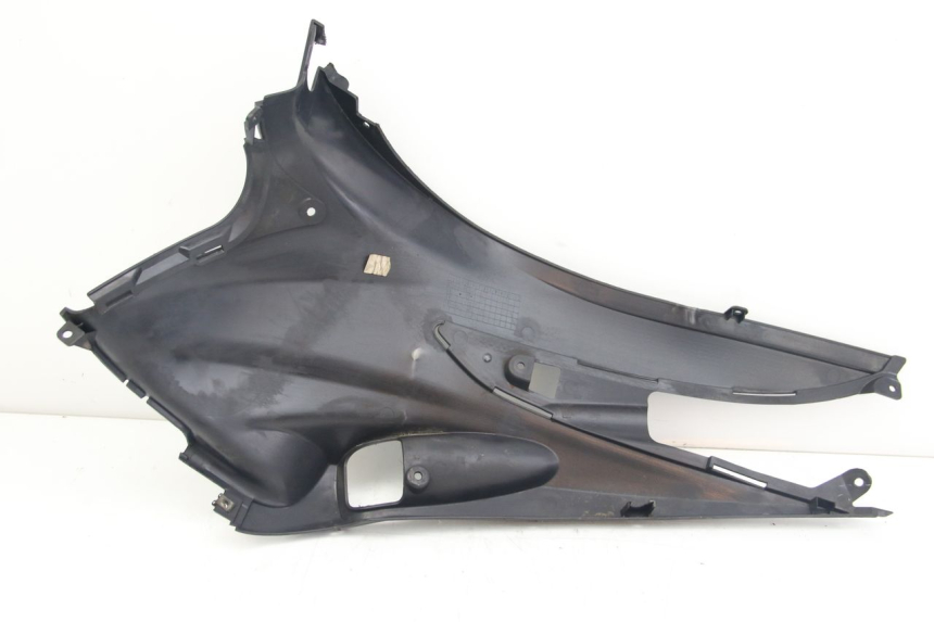 photo de RIGHT SIDE SEAT COVER SUZUKI SIXTEEN 125 (2008 - 2010) - Component detail