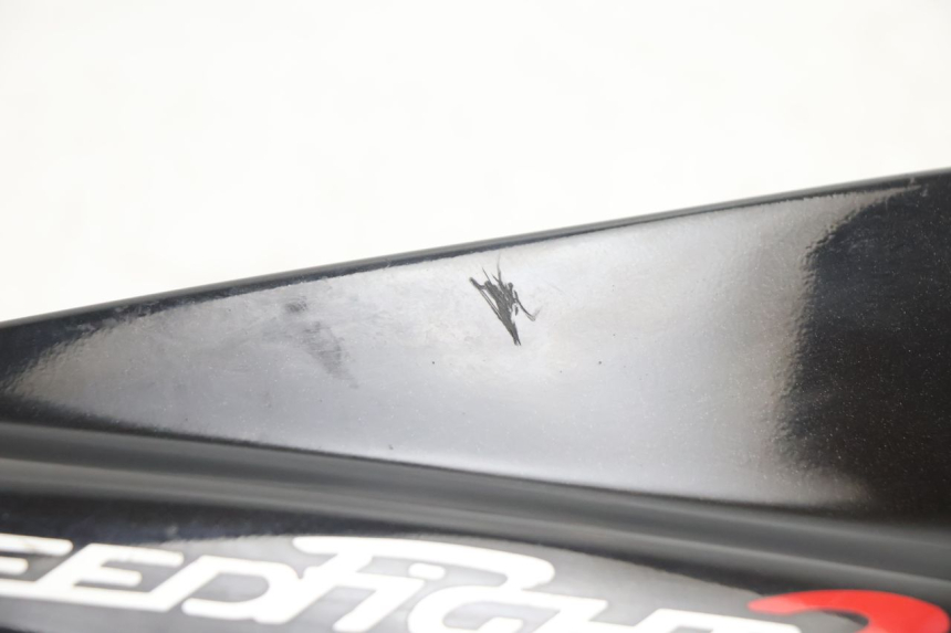 photo de RIGHT UNDERSEAT PANEL PEUGEOT SPEEDFIGHT 2 AC 50 (2000 - 2009) - Zoom on usage condition