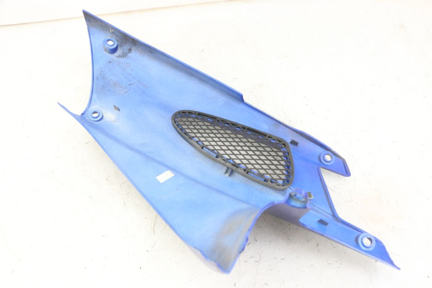 photo de RIGHT UNDERSEAT PANEL PEUGEOT SPEEDFIGHT 2 LC 50 (2000 - 2009) - Component detail