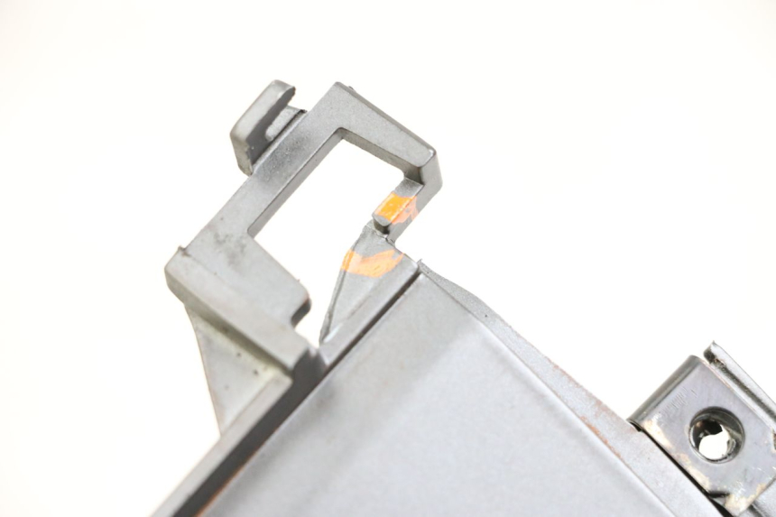 photo de RIGHT UNDERSEAT PANEL PEUGEOT SPEEDFIGHT 4 2T 50 (2015 - 2019) - Alternative perspective