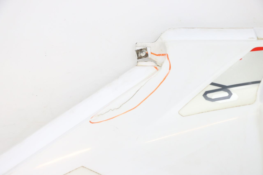 photo de RIGHT SIDE UNDER SEAT COVER HYTRACK ST 170 (2020 - 2024) - Additional view of the item