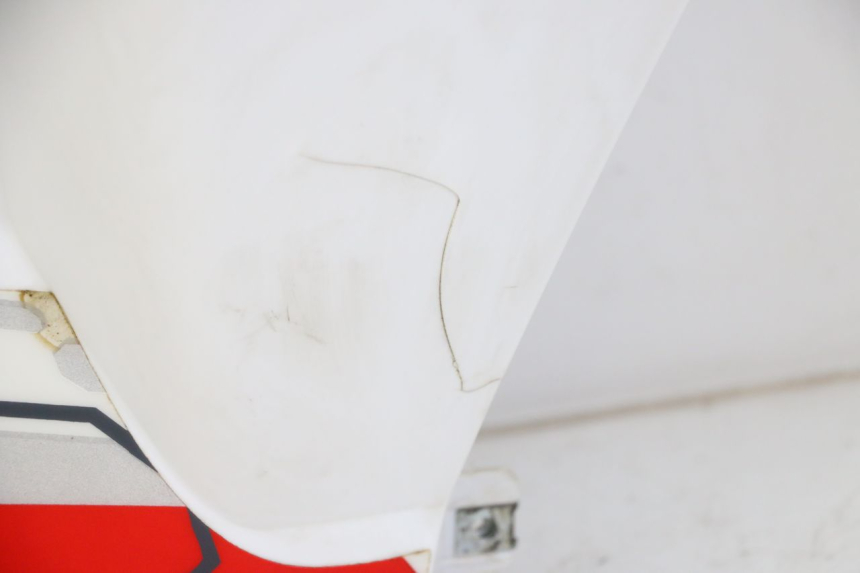 photo de RIGHT SIDE UNDER SEAT COVER HYTRACK ST 170 (2020 - 2024) - Distinctive features