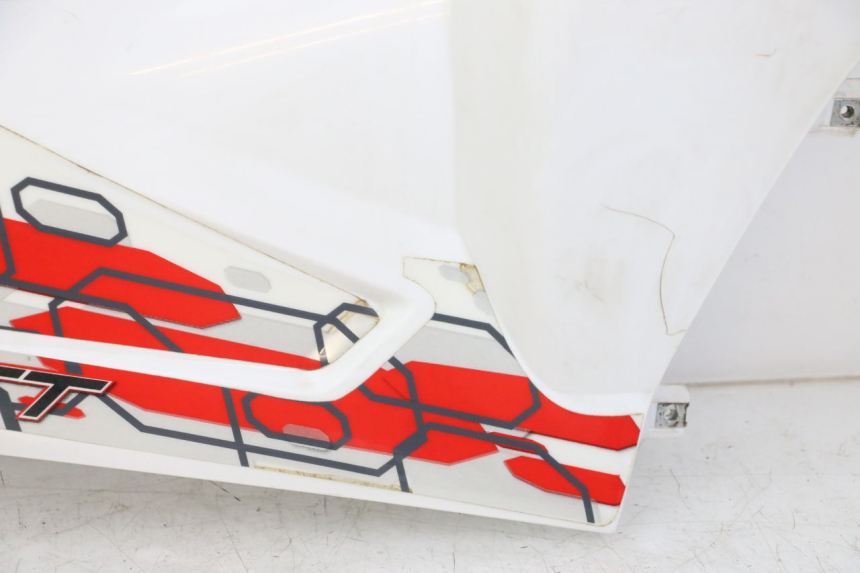 photo de RIGHT SIDE UNDER SEAT COVER HYTRACK ST 170 (2020 - 2024) - Component zoom