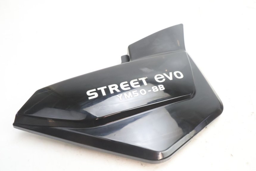 photo de RIGHT UNDERSEAT PANEL YAMASAKI STREET 50 (2013 - 2018) - Component detail