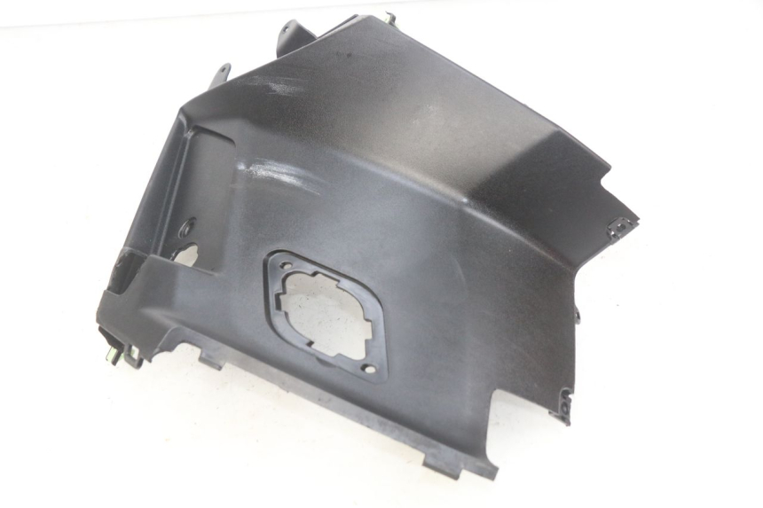 photo de RIGHT SIDE SEAT COVER PEUGEOT STREETZONE 4T 50 (2018 - 2023) - Alternative perspective