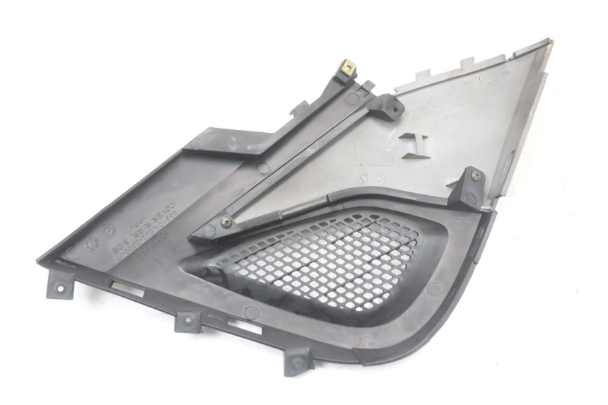 photo de RIGHT UNDERSEAT PANEL KYMCO SUPER 8 125 (2008 - 2015) - Alternative perspective