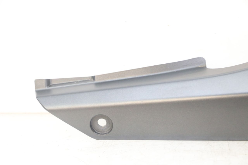 photo de RIGHT UNDERSEAT PANEL SUZUKI GSX F GSXF 650 (2007 - 2015) - Surface and material condition