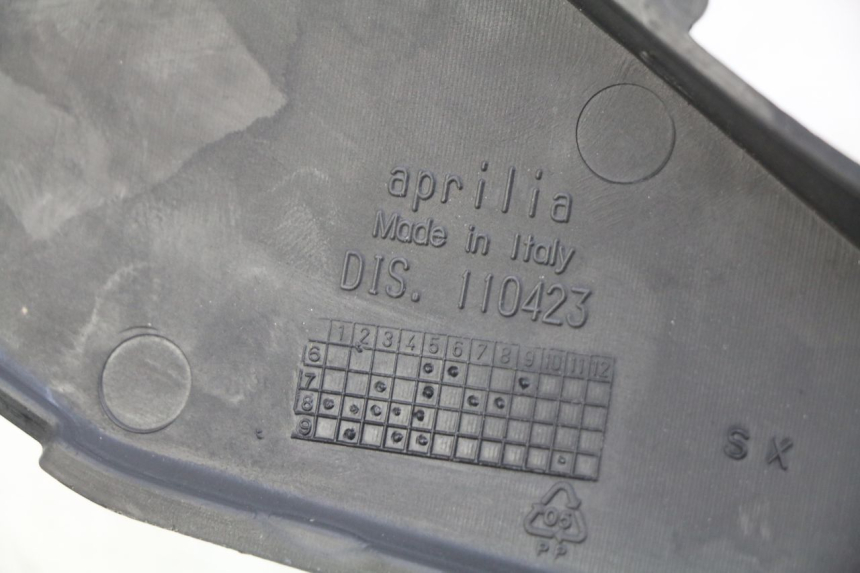 photo de RIGHT SIDE SEAT COVER APRILIA SX 50 (2011 - 2017) - Component detail
