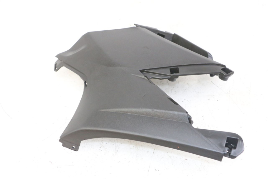 photo de RIGHT SIDE UNDER SEAT COVER APRILIA SXR 50 (2021 - 2023) - Fixing points details