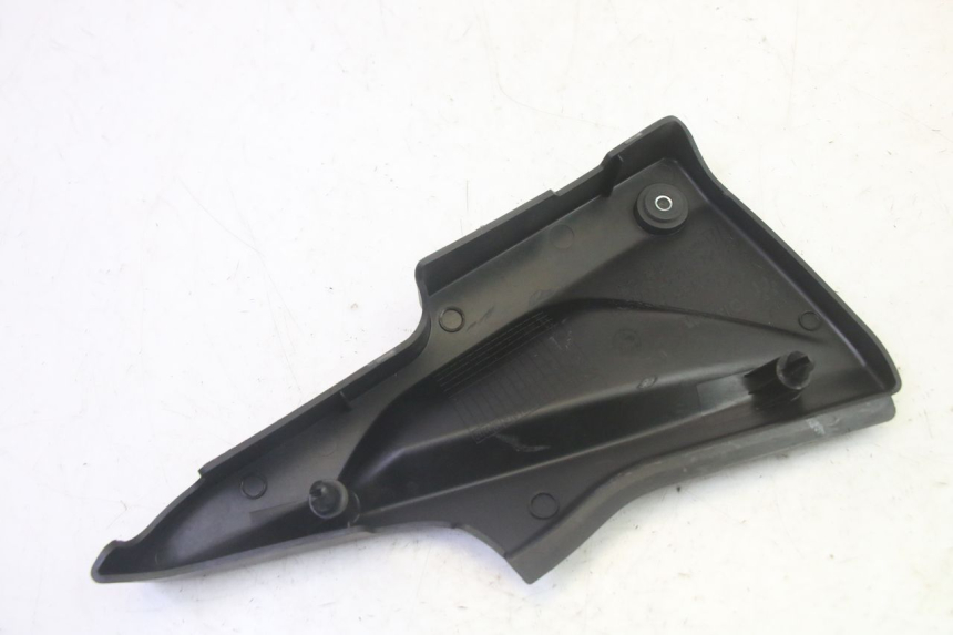 photo de RIGHT SIDE SEAT COVER DAELIM VJ ROADWIN FI 125 (2008 - 2017) - Alternative perspective