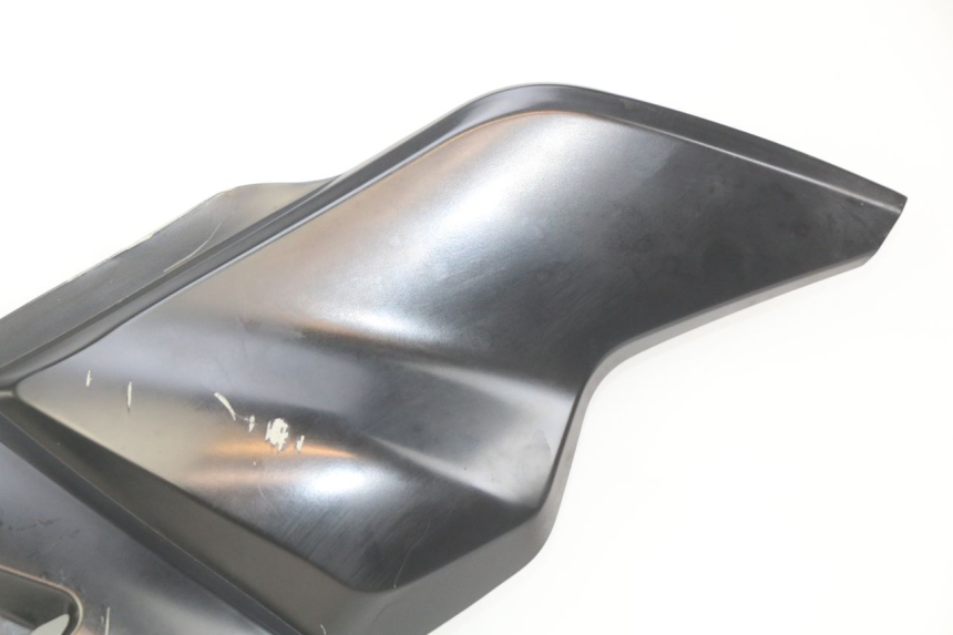 photo de RIGHT SIDE SEAT COVER SYM WOLF SB 125 (2011 - 2018) - Distinctive features