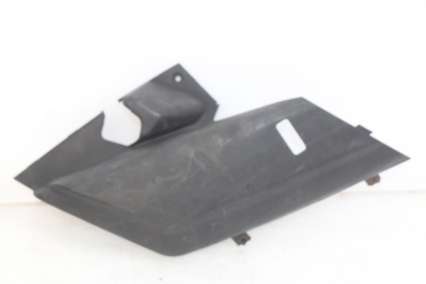 photo de RIGHT SIDE UNDER SEAT COVER YAMAHA X-MAX XMAX 250 (2006 - 2009) - Main view