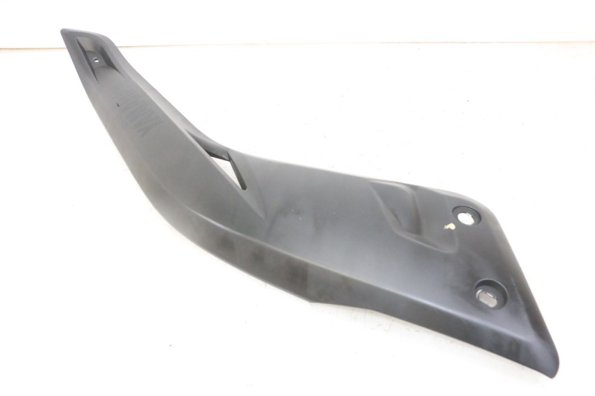 photo de RIGHT SIDE SEAT COVER YAMAHA X-MAX XMAX 125 (2010 - 2013) - Zoom on usage condition