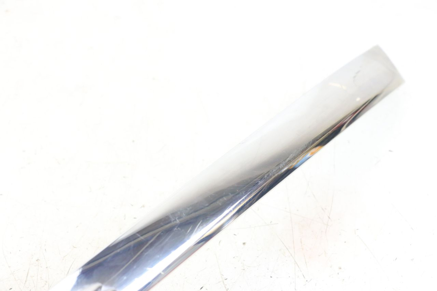 photo de RIGHT SIDE UNDER SEAT PANEL PIAGGIO X8 125 (2004 - 2007) - Component detail