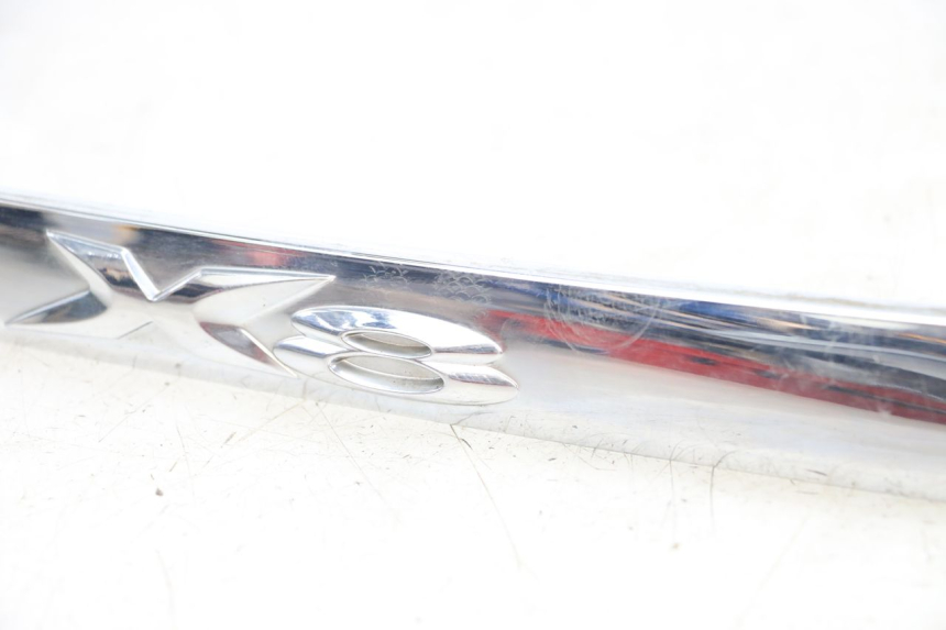 photo de RIGHT SIDE UNDER SEAT PANEL PIAGGIO X8 125 (2004 - 2007) - Fixing points details