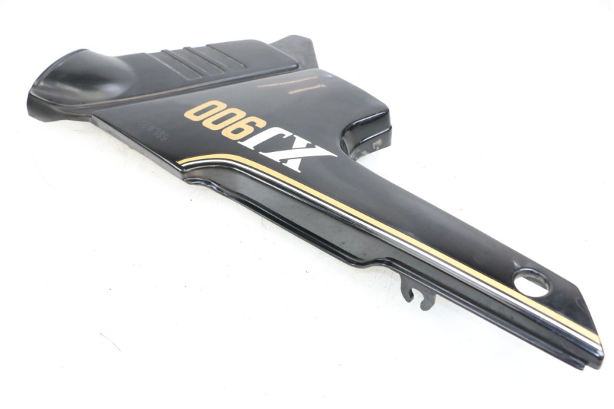 photo de RIGHT UNDERSEAT PANEL YAMAHA XJ F 900 (1983 - 1994) - Product overview