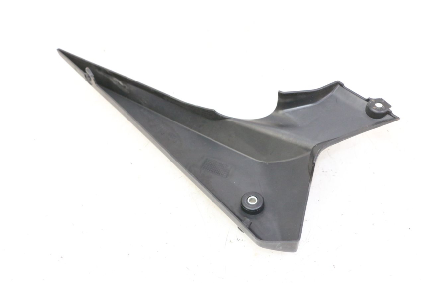 photo de RIGHT UNDERSEAT PANEL YAMAHA XJ6 ABS 600 (2008 - 2016) - Alternative perspective