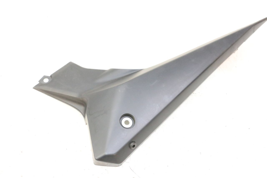 photo de RIGHT UNDERSEAT PANEL YAMAHA XJ6 ABS 600 (2008 - 2016) - Product overview