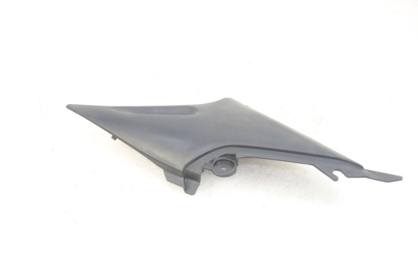 photo de RIGHT UNDERSEAT PANEL YAMAHA XJN DIVERSION 600 (2000 - 2003) - Alternative perspective
