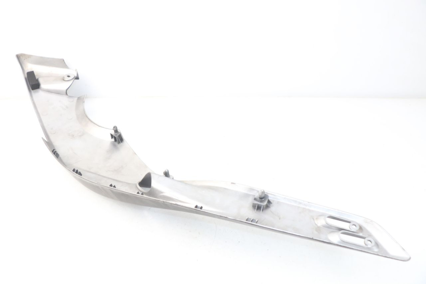 photo de RIGHT SIDE SEAT COVER YAMAHA XP T-MAX TMAX ABS 500 (2004 - 2007) - Component detail