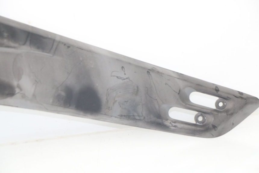 photo de RIGHT SIDE SEAT COVER YAMAHA XP T-MAX TMAX ABS 500 (2004 - 2007) - Fixing points details