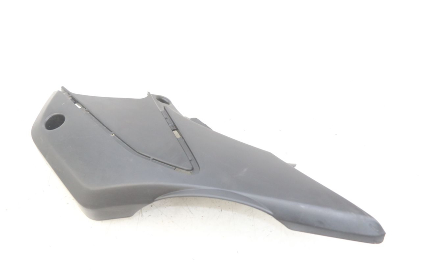photo de RIGHT SIDE SEAT COVER HONDA XR L 125 (2003 - 2007) - Technical close-up