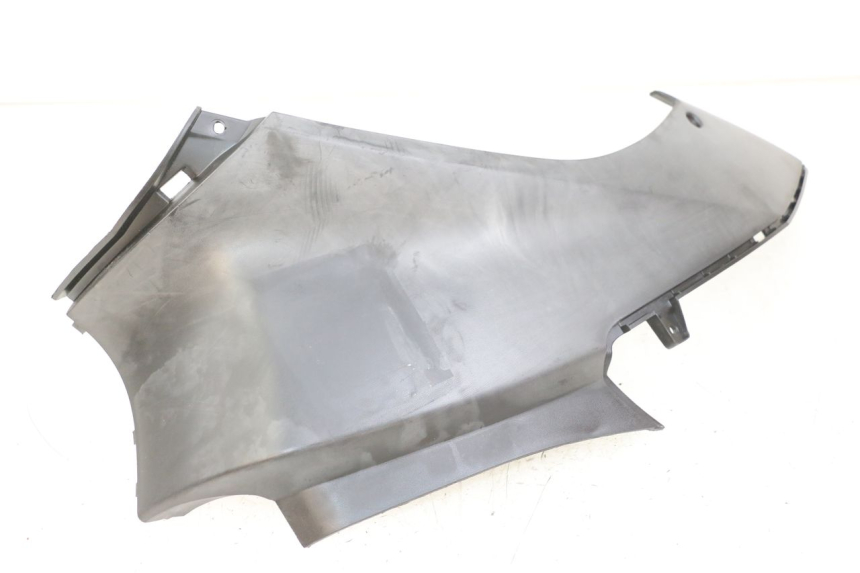 photo de RIGHT UNDERSEAT PANEL YAMAHA NEOS NEO'S 4T 50 (2008 - 2016) - Alternative perspective
