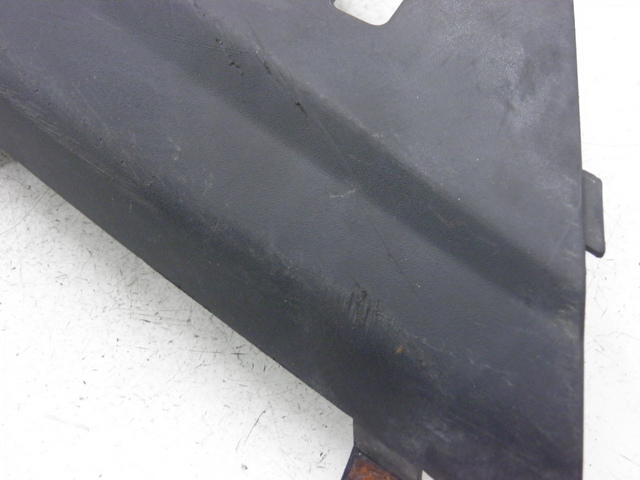 photo de RIGHT UNDERSEAT PANEL YAMAHA XMAX X-MAX 125 (2006 - 2009) - Alternative perspective