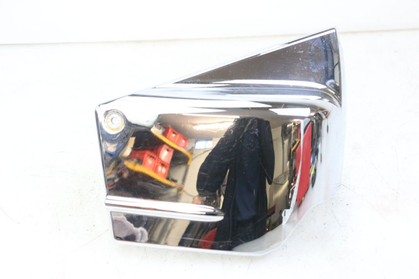 photo de RIGHT UNDERSEAT PANEL YAMAHA XVS DRAG STAR DRAGSTAR 650 (1997 - 2007) - Main view