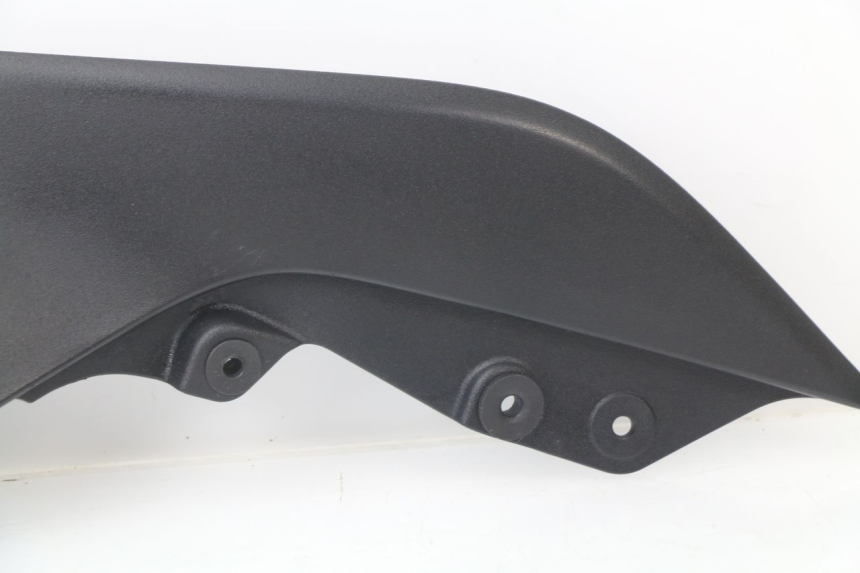 photo de RIGHT UNDERSEAT PANEL KAWASAKI Z ABS 750 (2007 - 2013) - Technical close-up