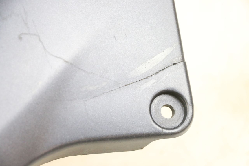 photo de RIGHT UNDERSEAT PANEL KAWASAKI ZR 7 750 (1999 - 2004) - Component zoom